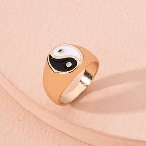 Yin & Yang Pattern Ring